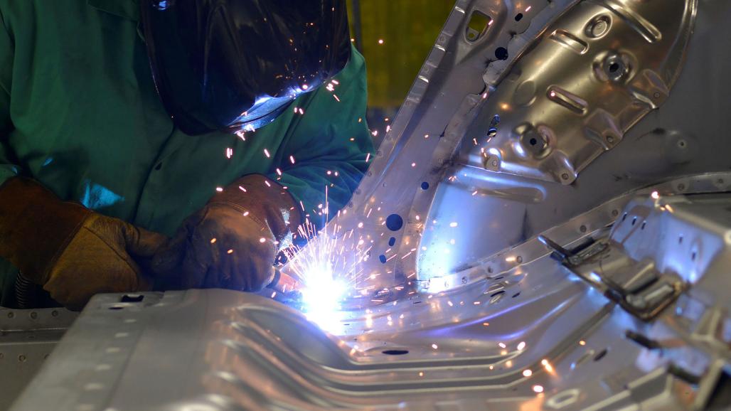 Closing the trade deficit would barely raise the share of US manufacturing employment