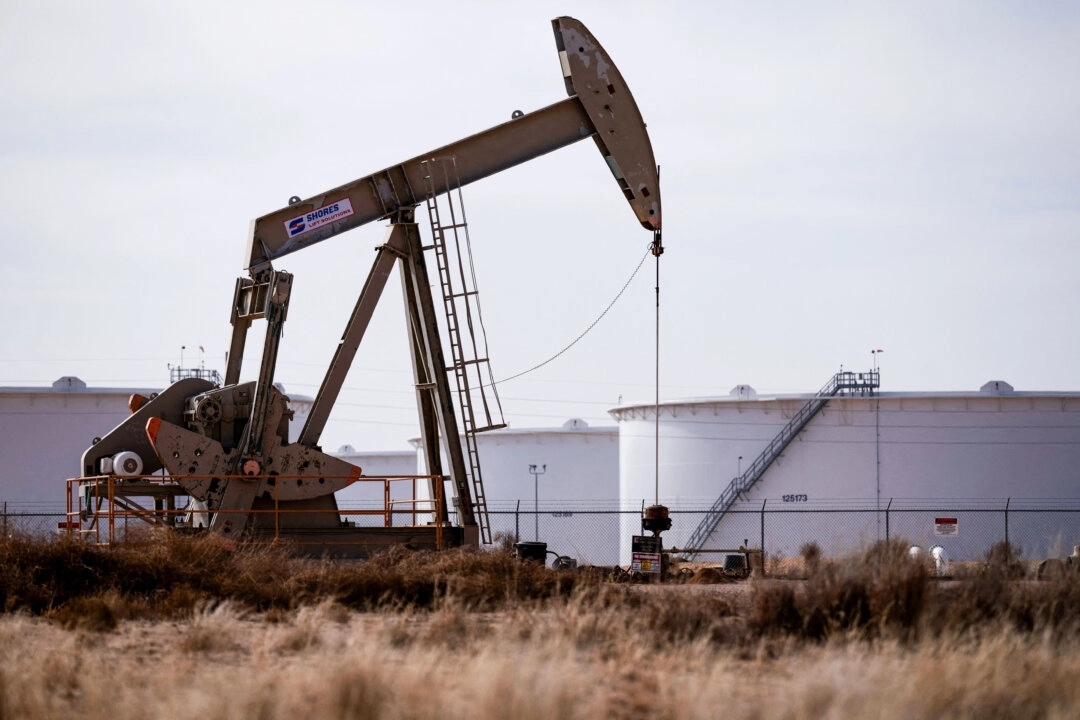 Trump Says Everyone Needs to ‘Keep Oil Prices Down’